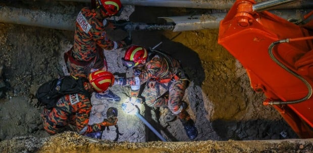 சாக்கடைப் பாதாளத்தில் அந்த மாதுவை தேடும் பணியை நிறுத்துவீர் / அவர் இறந்து விட்டதாக கருத வேண்டும் / கழிவு நீர் பொறியியலாளர் கூறுகிறார்