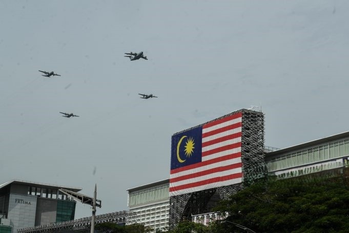 விமானங்கள் மிக தாழ்வாக பறக்கும், அச்சம் தேவையில்லை