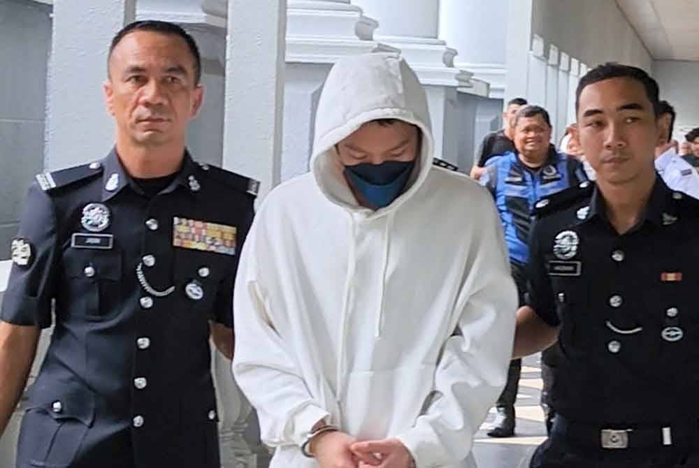 இருவரக்கு மரணம் விளைவித்த பட்டதாரி ஆடவர் மீது குற்றச்சாட்டு