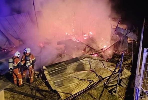 வீட்டில் தீ, ஆடவர் கருகி மாண்டார்