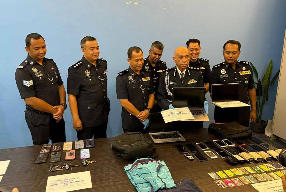 வாகனப் பொருட்கள் களவாடல், முதியவர் கைது