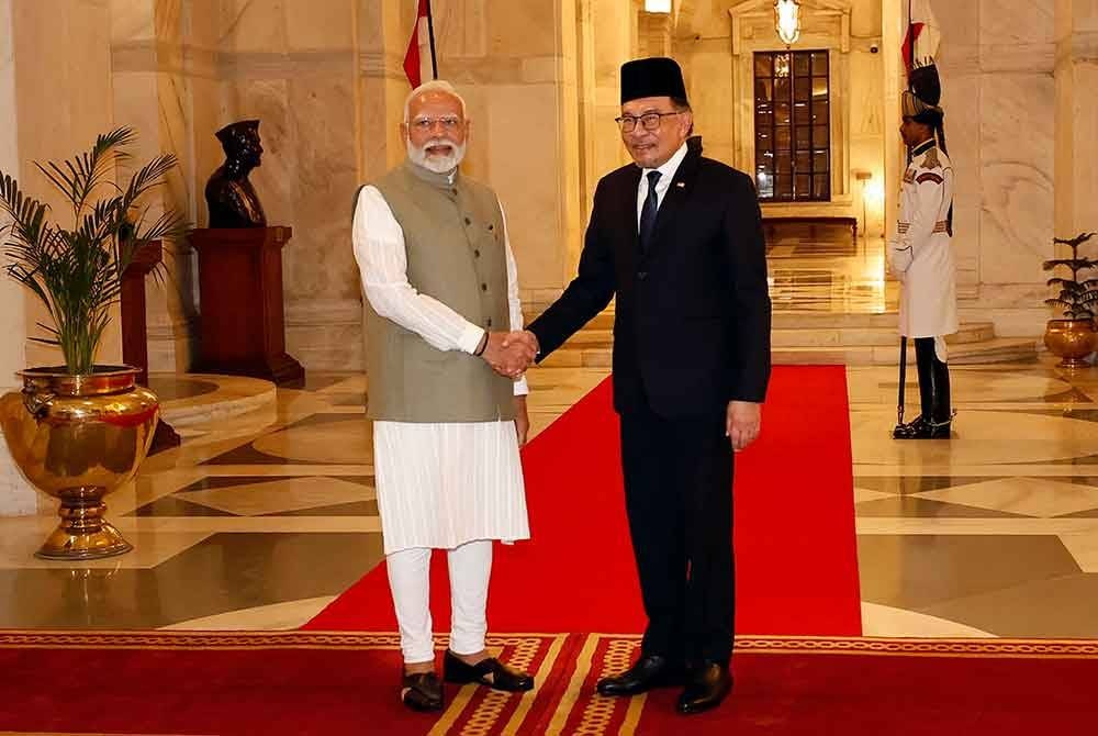 மலேசியா பிரதமருக்கு இந்தியாவில் அதிகாரப்பூர்வ வரவேற்பு