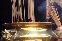 கோலத்திரெங்கானுவில் முஸ்லிம் அல்லாத பெண் கலைஞர்களும் / மேடையில் ஏறுவதற்கு தடை