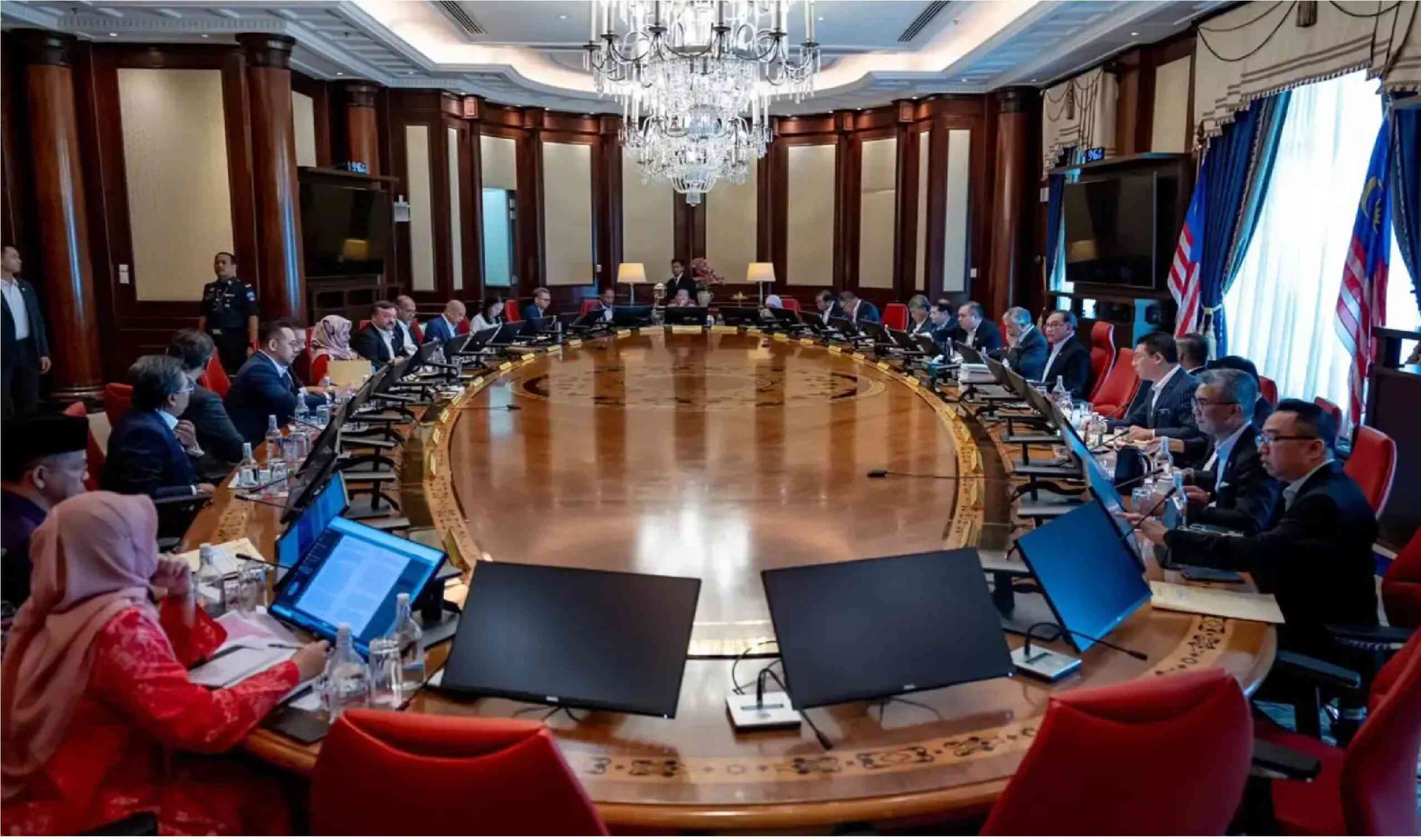 ஆகஸ்ட் மாத இறுதியில் அமைச்சரவையில் மாற்றம்; ஆளும் கட்சிகளுக்கு நெருக்கமான வட்டாரங்கள் கூறுகின்றன