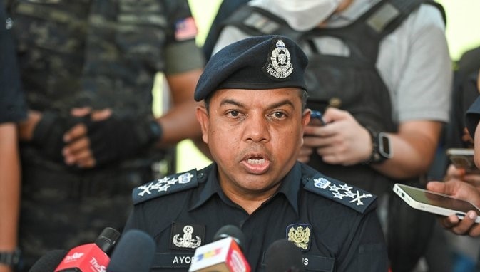 லஞ்ச ஊழலை இன மற்றும் மதப்பிரச்னையாக மாற்றுவதா?