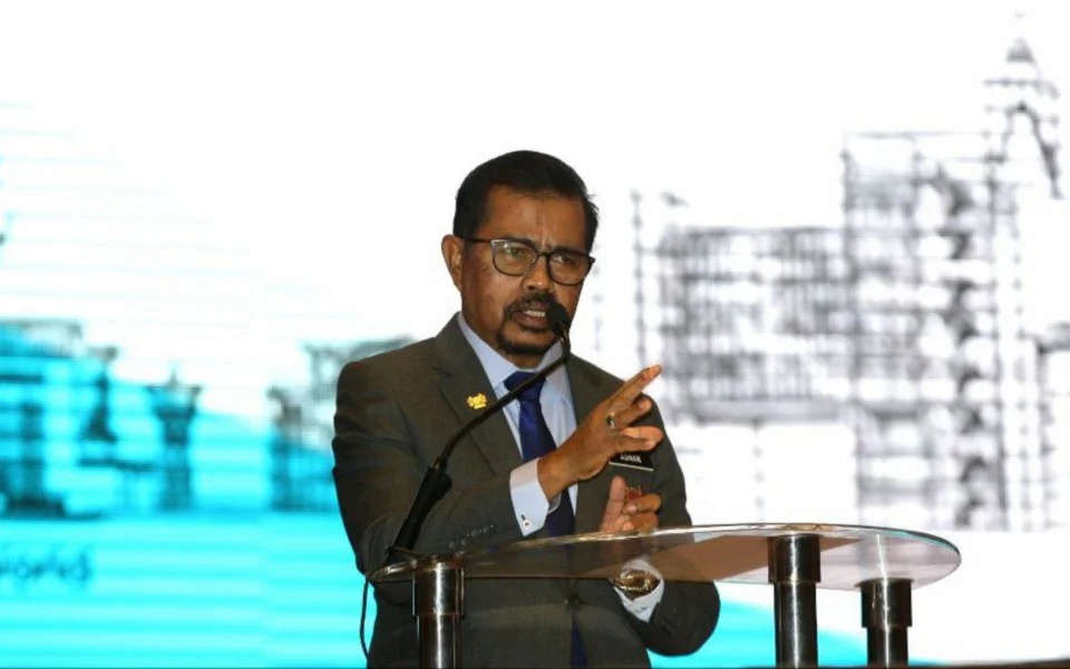 அரசு ஊழியர்கள் உடல்நலப் பரிசோதனைக்கு உட்படுத்தப்பட வேண்டும்