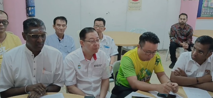 முன்னாள் பேரரசருக்கு எதிராக அவதூறு கூற்றை வெளியிட்டது தவறு எனப் போலிஸ் புகார் செய்யப்பட்டுள்ளது