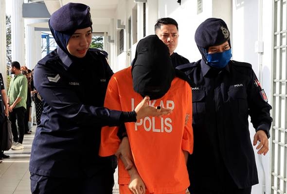 மனநல மருத்துவமனையில் சிகிச்சைப் பெற்றுள்ளார்