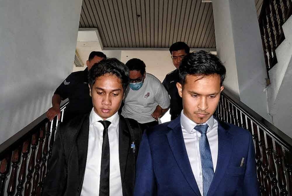 உஸ்தாஸ் மீது பாலியல் குற்றச்சாட்டு