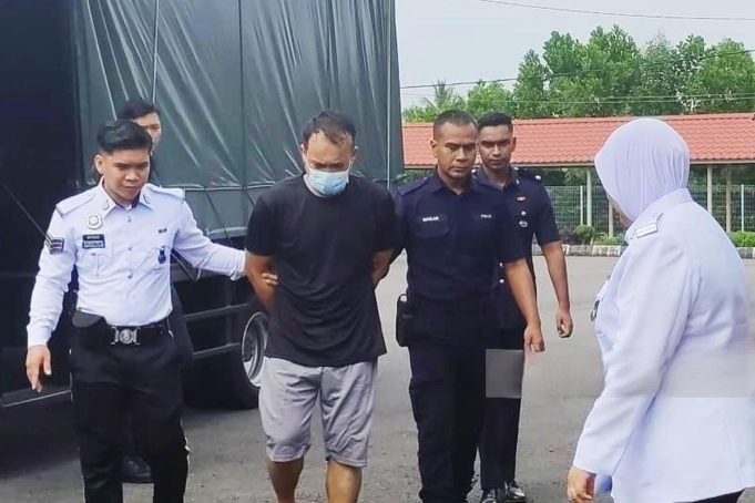 டிரெய்லர் லோரி ஓட்டநர் மீது குற்றச்சாட்டு