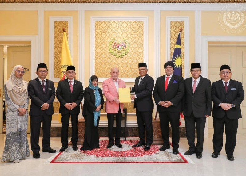 விசாரணை அறிக்கை மாமன்னரிடம் ஒப்படைக்கப்பட்டது