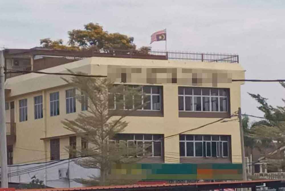 தேசியக் கொடியை தலைக்கீழாக பறக்கவிட்ட முதியவர் கைது