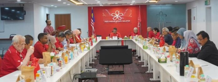 அரசியல் நோக்கம் கொண்டது, ஹம்ஸா கூறுகிறார்