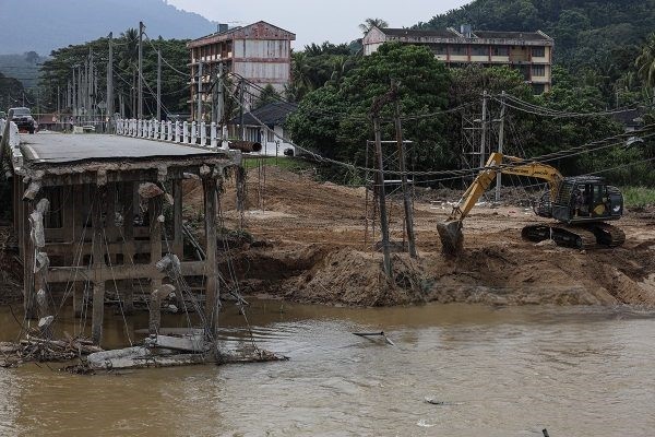 சிலிம் ரீவர் பெய்லி பாலம் விரைவில் பொருத்தப்படும்