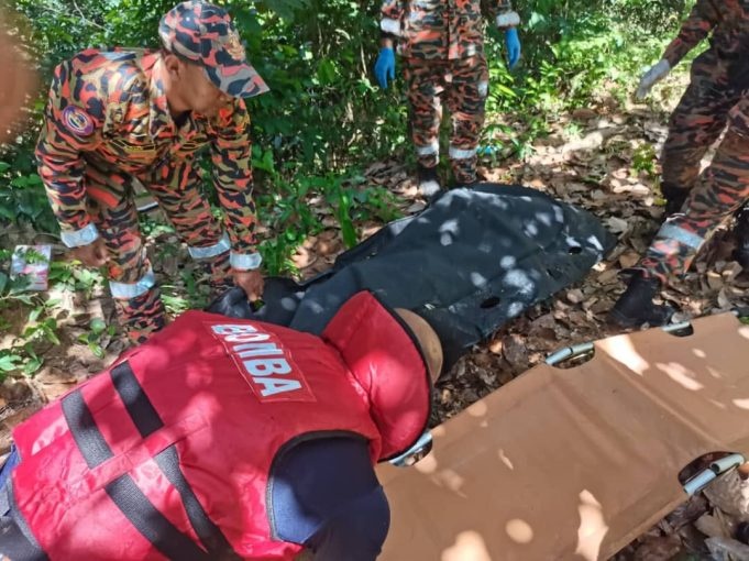 முதியவரின் சடலம் புதரில் கண்டுபிடிப்பு