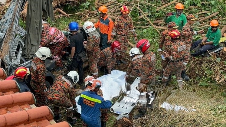 இரண்டு சீன நாட்டு சுற்றுப்பயணிகள் உயிரிழந்தனர்