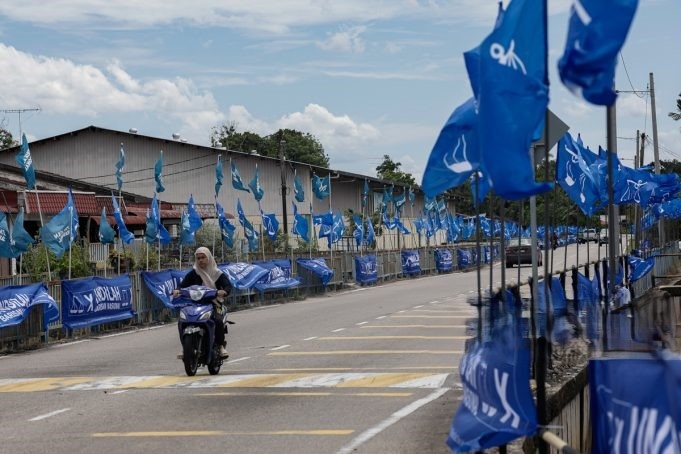 முன்கூட்டியே வாக்களிக்கும்படி அறிவுறுத்தப்படுகிறது