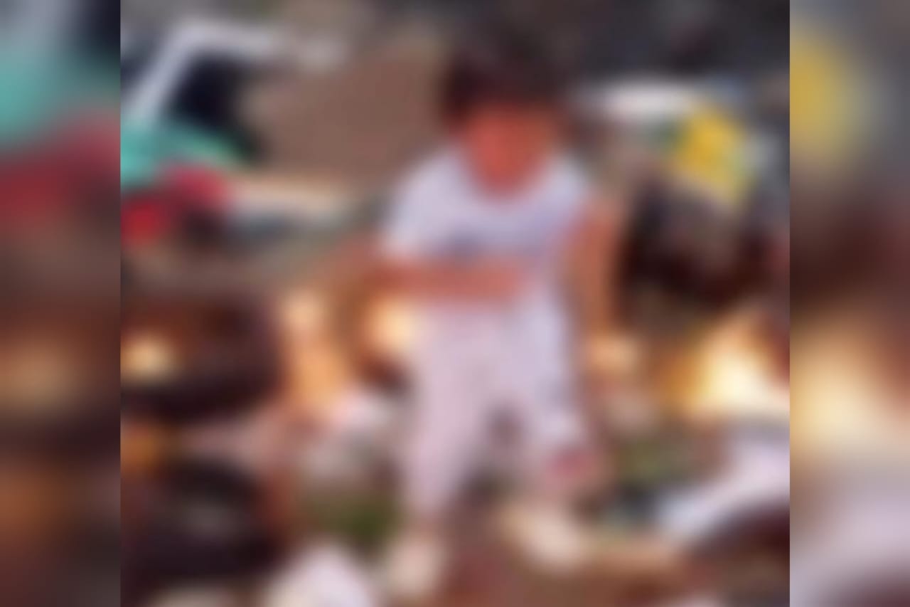 அந்த ஆடவரை போலீஸ் கைது செய்து