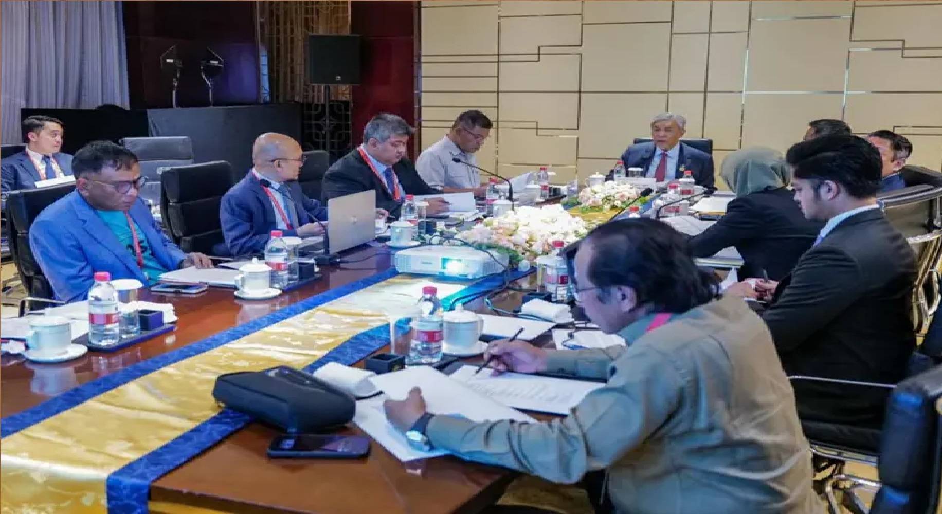 எல்லைத் தாண்டிய குற்றங்களை எதிர்த்துப் போராட்டம்