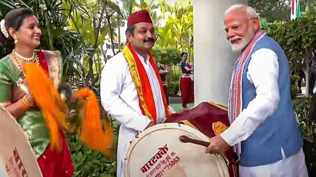 சிங்கப்பூர் வந்தார் இந்தியப் பிரதமர் நரேந்திர மோடி