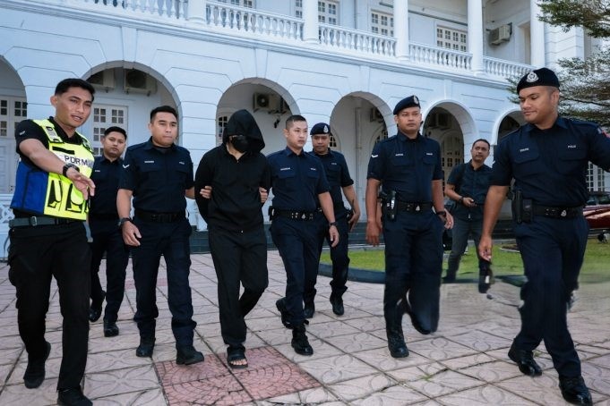 உயர் போலீஸ் அதிகாரிக்கு ஜாமீன் வழங்க அனுமதி மறுப்பு