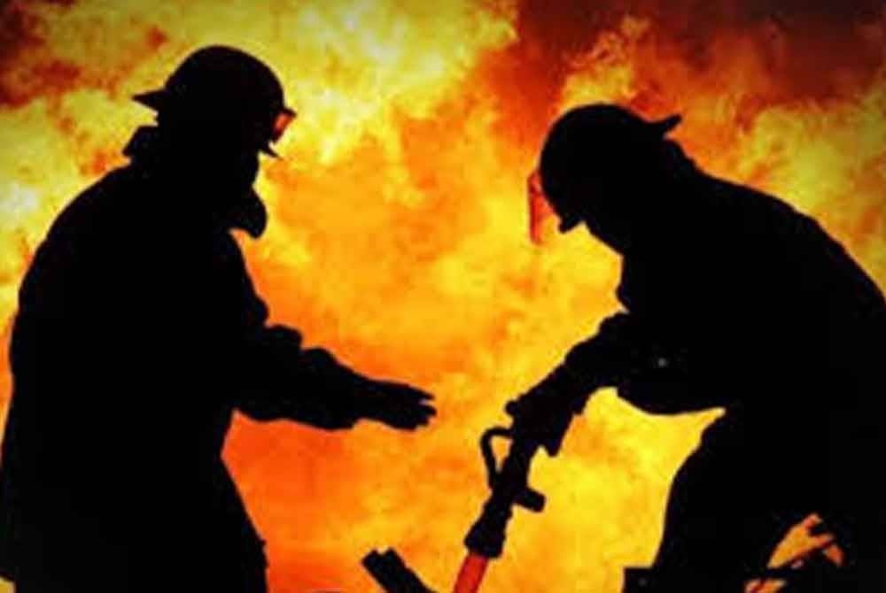 வீடுகள் தீப்பற்றிக்கொண்டன, 350 பேர் வீடுகளை இழந்தனர்