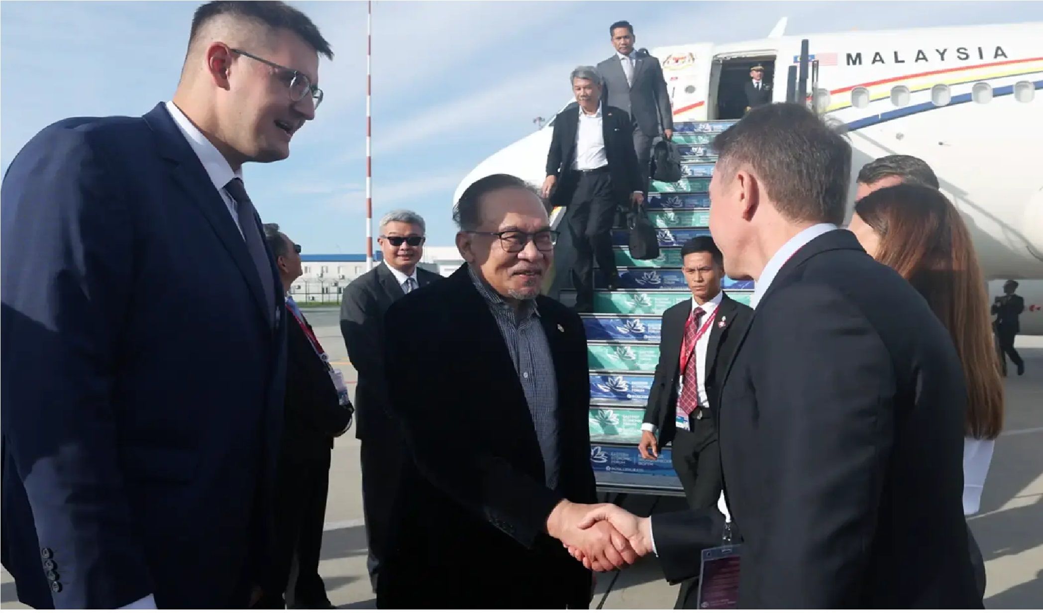 பிரதமர் டத்தோஸ்ரீ அன்வார் Vladivostok- கை சென்றடைந்தார்