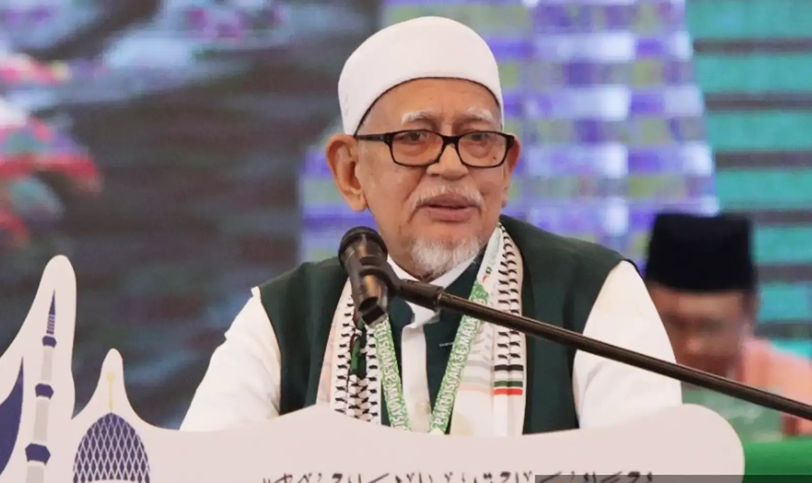 அரசாங்கத்தில் பலவீனமான மலாய் கட்சிகள் / இஸ்லாம் அல்லாத தலைவர்கள் வரம்பு மீறுகின்றனர் / பாஸ் தலைவர் கூறுகிறார்