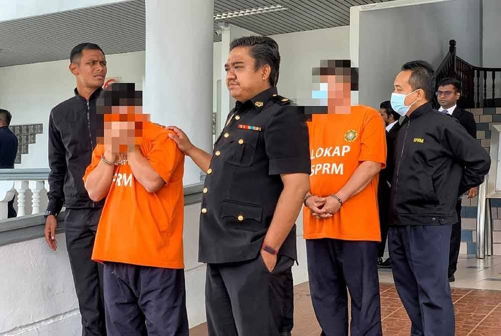 இயக்குநரும், தலைமை நிர்வாகியும் கைது