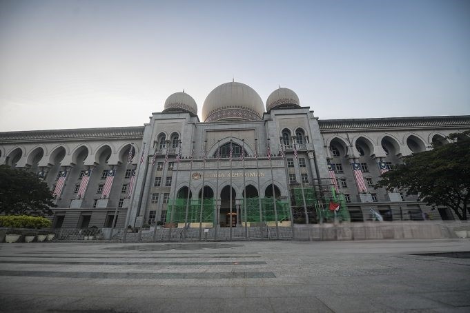 தூக்குத்தண்டனை சிறைத்தண்டனையாக மாற்றப்பட்டது