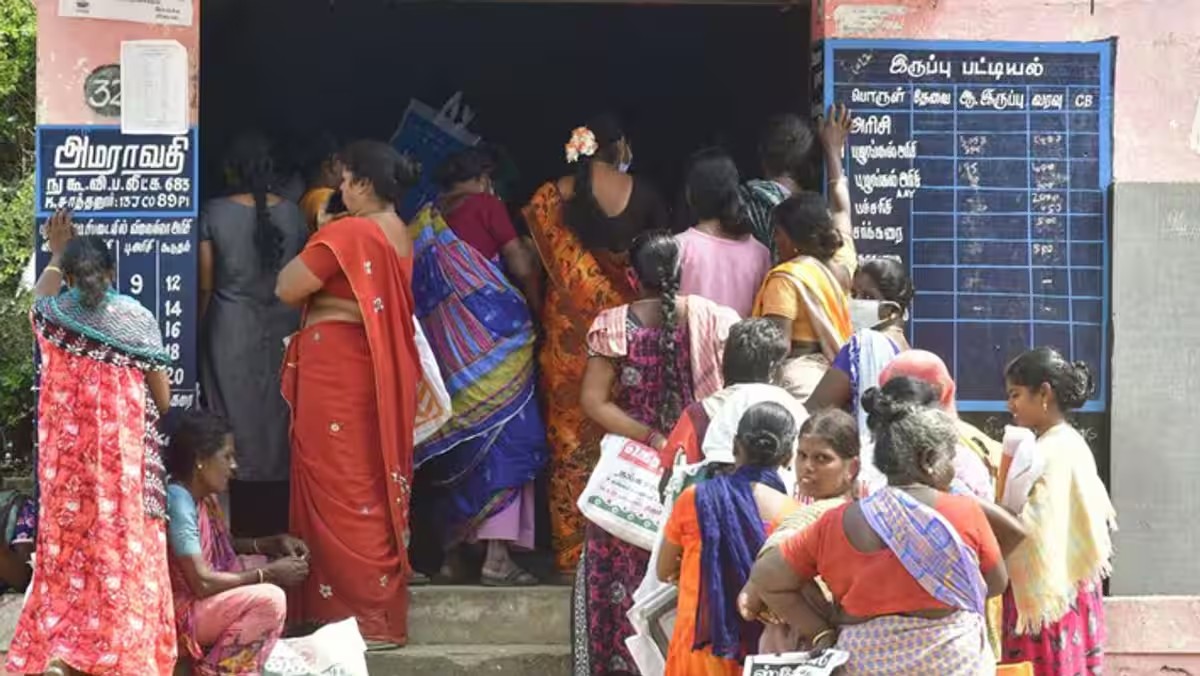 புதிய ரேஷன் கார்டு விண்ணப்பித்தவர்களுக்கு சூப்பர் செய்தி.! ஸ்மார்ட் கார்டு வீடு தேடியே வரப்போகுதாம்