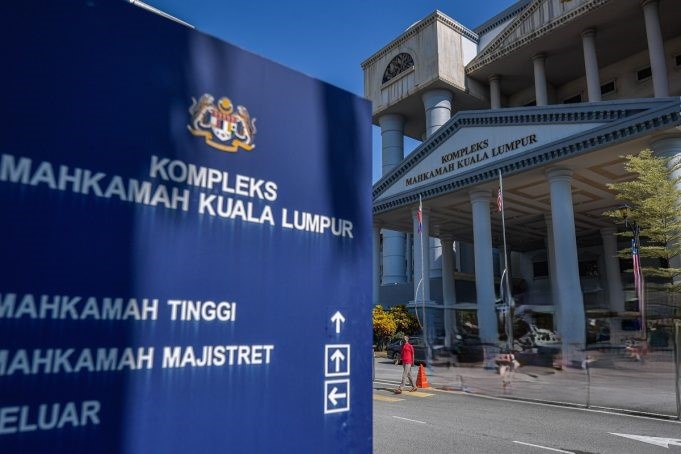 வளர்ப்பு மகள் பாலியல் பலாத்காரம், ஆடவருக்கு சிறை