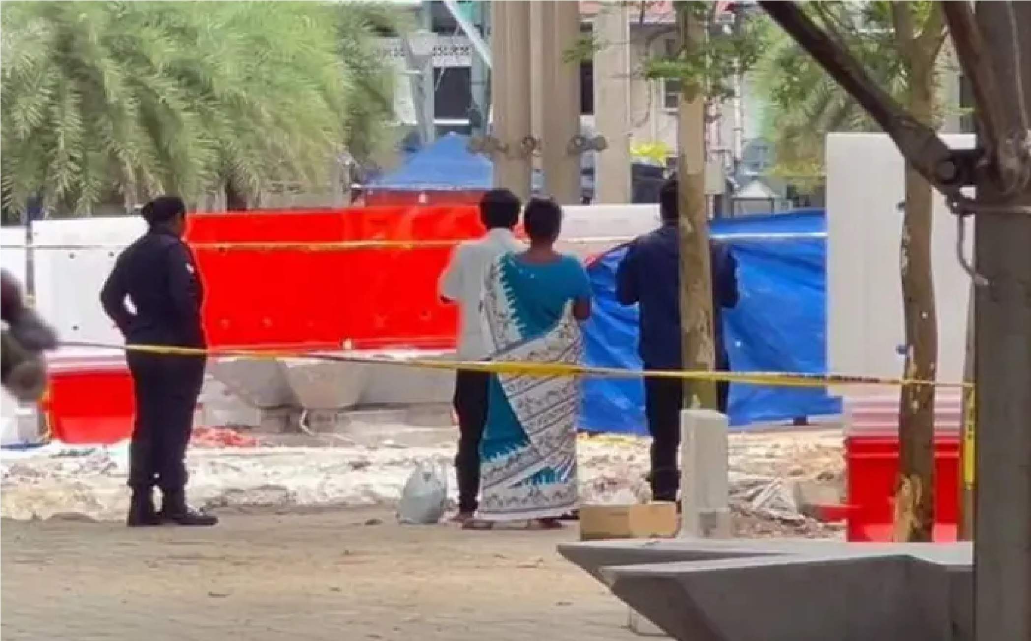 விஜயலெட்சுமியின் குடும்பத்தினர் இறுதி சடங்கை நடத்தினர்