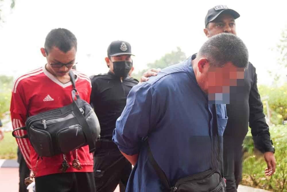 மாணவர்களை பிரம்பால் அடித்த ஆசிரியருக்கு 10 ஆண்டு சிறை