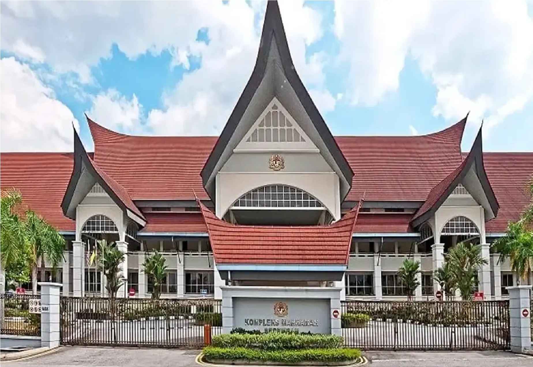 மேலும் இரண்டு குடிநுழைவு அதிகாரிகள் கைது