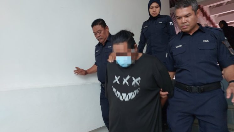 இரு மகள்களிடம் பாலியல் பலாத்காரம், தந்தை மீது குற்றச்சாட்டு