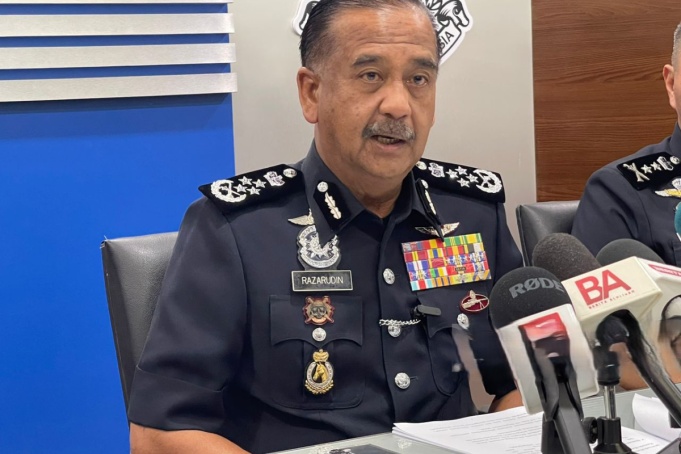 நிறுவனத்தை போலீசார் விசாரணை செய்து வருகின்றனர்