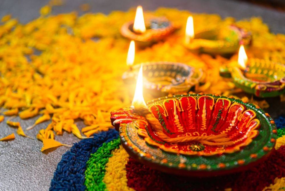 ஓன்லைன் மூலமாக கற்றல், கற்பித்தலை தொடரலாம்