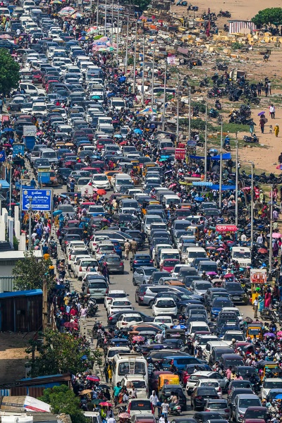 மெரீனாவில் இந்திய விமானப்படையின் சாகசம்: அதிக வெயிலால் ஐந்து பேர் பலி