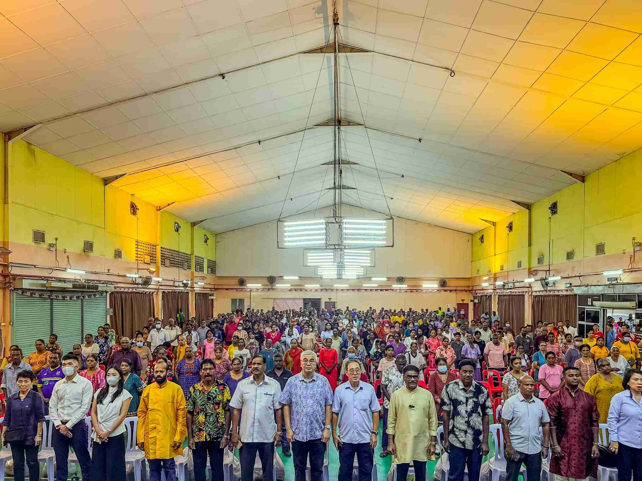 500 இந்திய குடும்பங்களுக்கு தீபாவளி அன்பளிப்பை வழங்கினார் டத்தோஸ்ரீ சுந்தராஜு