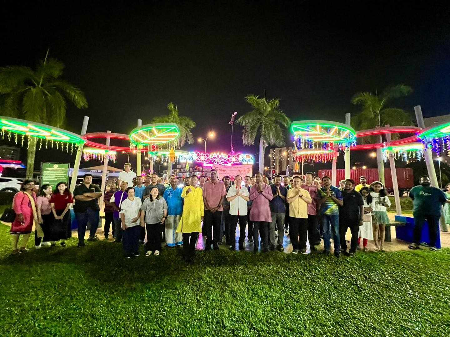 Bagan Dalam- மில் உற்சாகத்துடன் தீபாவளி ஒளியூட்டு விழா