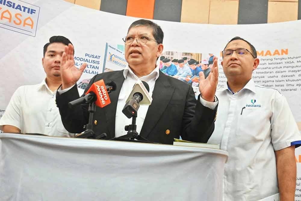 நம்பிக்கையில்லாத் தீர்மானத்தை சமர்ப்பிக்கலாம்