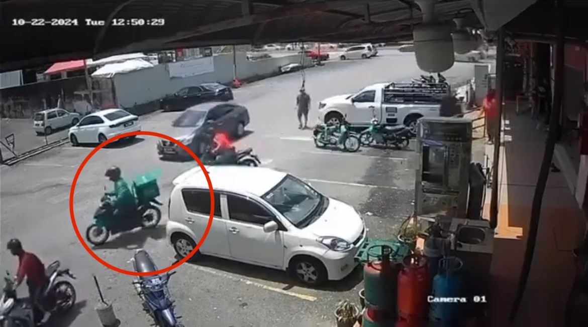 சங்கிலியைப் பறித்த ஆடவரை போலீஸ் தேடுகிறது