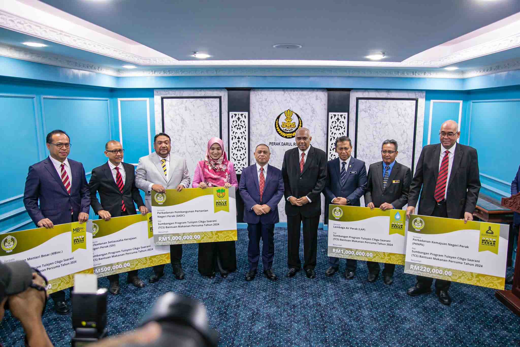 27,432 மாணவர்களுக்கு இலவச மதிய உணவை வழங்க உதவுகிறது