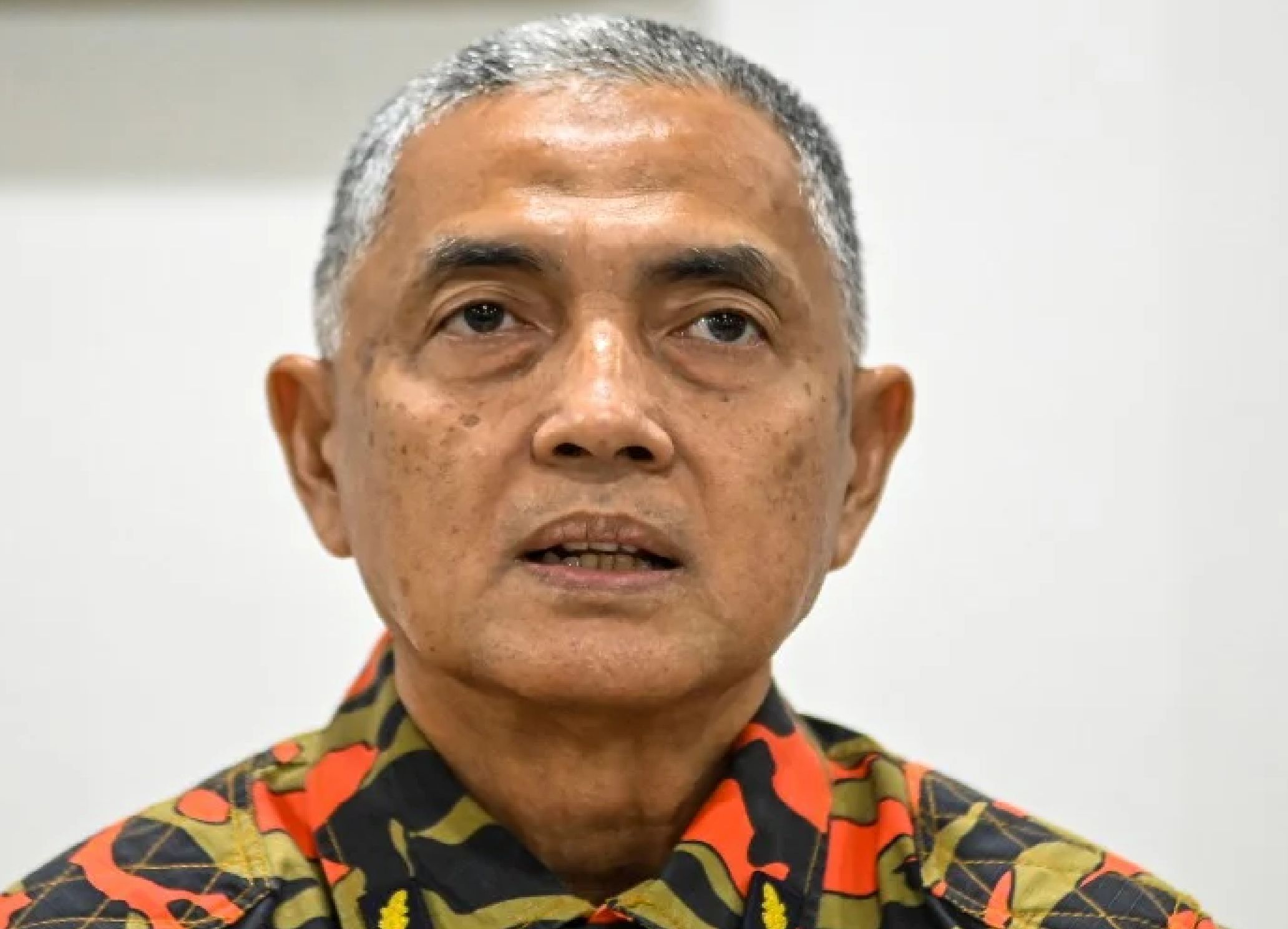 தீயணைப்பு துறையினர் பொழுதுபோக்கு நடவடிக்கைகளை தற்காலிகமாக நிறுத்தி வைத்துள்ளனர்