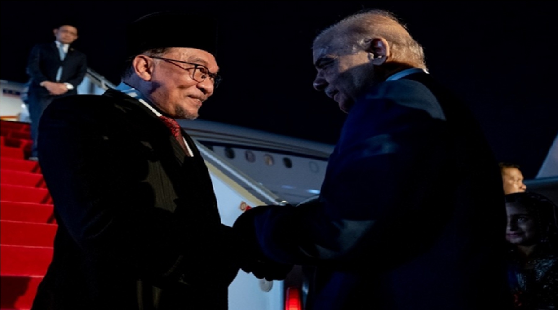 பாகிஸ்தான் சென்றடைந்தார் பிரதமர் டத்தோஸ்ரீ அன்வார்