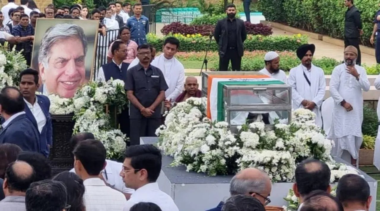 பொதுமக்கள் அஞ்சலிக்காக வைக்கப்பட்ட ரத்தன் டாடா உடல்... தேசிய கொடி போர்த்தி மரியாதை