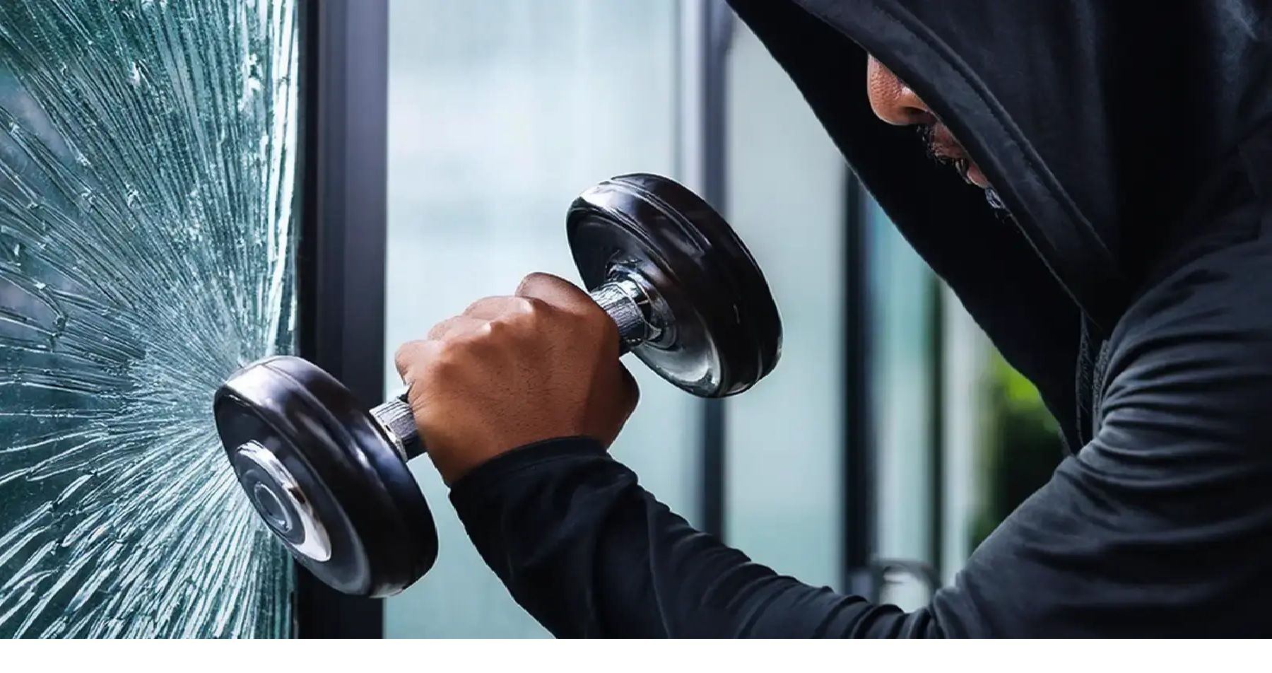 முன்னாள் காதலியின் வீட்டை சேதப்படுத்திய ஆடவருக்கு ஓராண்டு சிறை