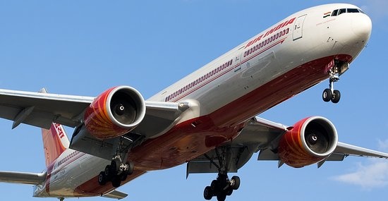 இந்திய விமானங்களில் வெடிகுண்டு மிரட்டல்கள் - 17 வயது இளையர் கைது