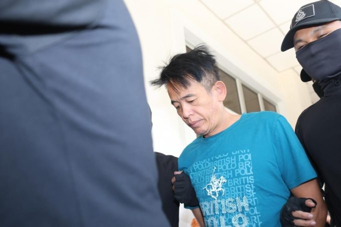 அலங்கார வடிவமைப்பாளர் கொலை, ஆடவர் மீது குற்றச்சாட்டு